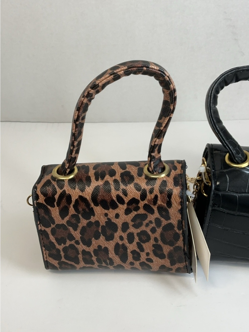 Combo Fashion Mini bags constructed from vegan leather. - Picture 7 of 11